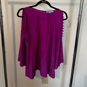 Antonio Melani Blouse with Cold arm detail and buttons